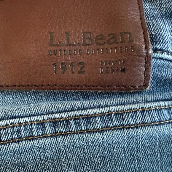 L.L. Bean Men's BanFlex Classic Fit Jeans (32x32) - Picture 3 of 5